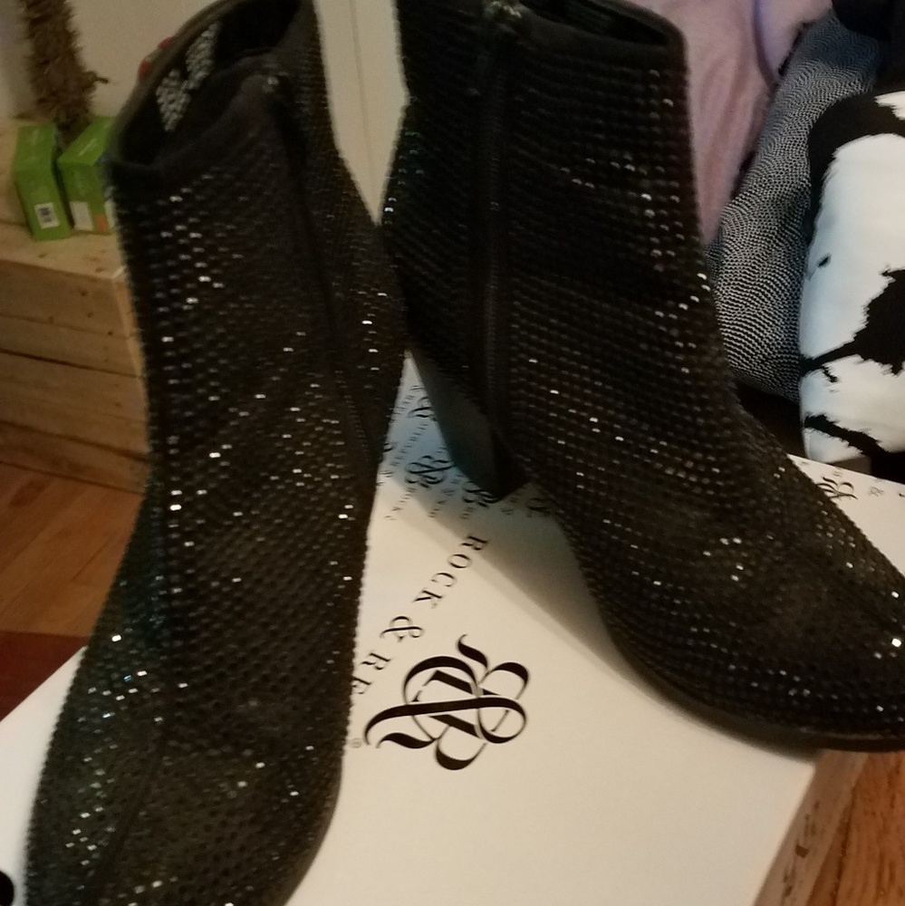 Rock N Republic sparkly boots